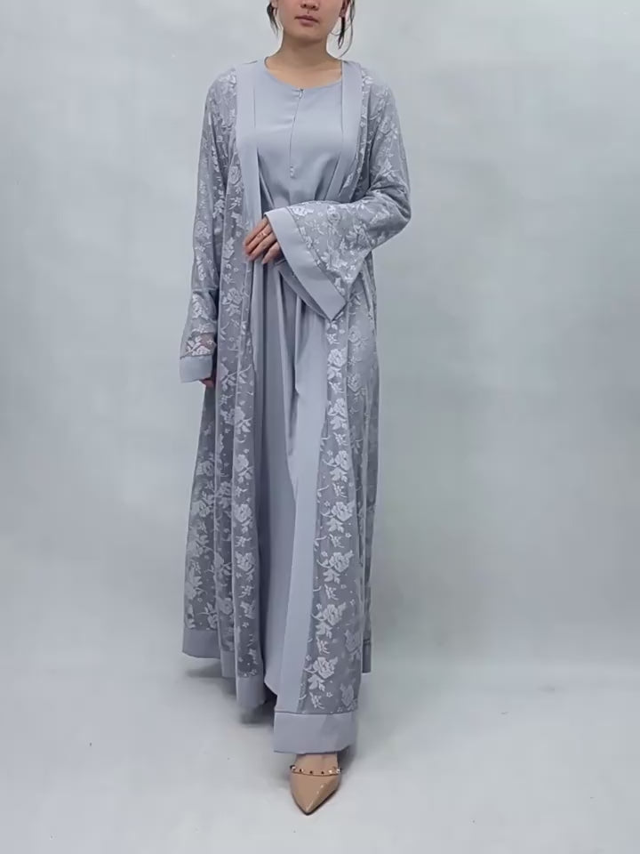 Load video: Be the queen of the night wearing our Abaya&#39;s